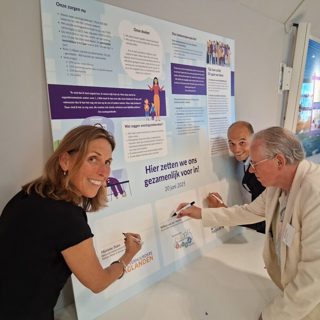 Ondertekening actieplan door Marieke Stam, Gijs van Malsen en Willem van der Heiden